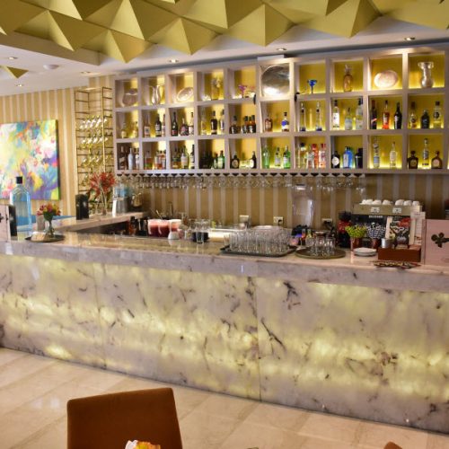 Bar Hotel El Dorado en Cuarzo Puro Diamante