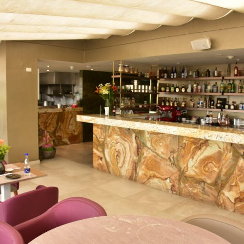 Bar Hotel El Dorado en Granito Mito