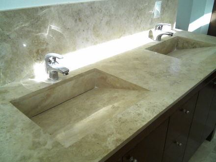 Poceta Ensamblada Mármol Cremo Blanco